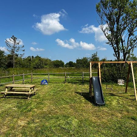 Domaine De La Ville Cherel, Maison A Colombage Pontorson Eksteriør bilde
