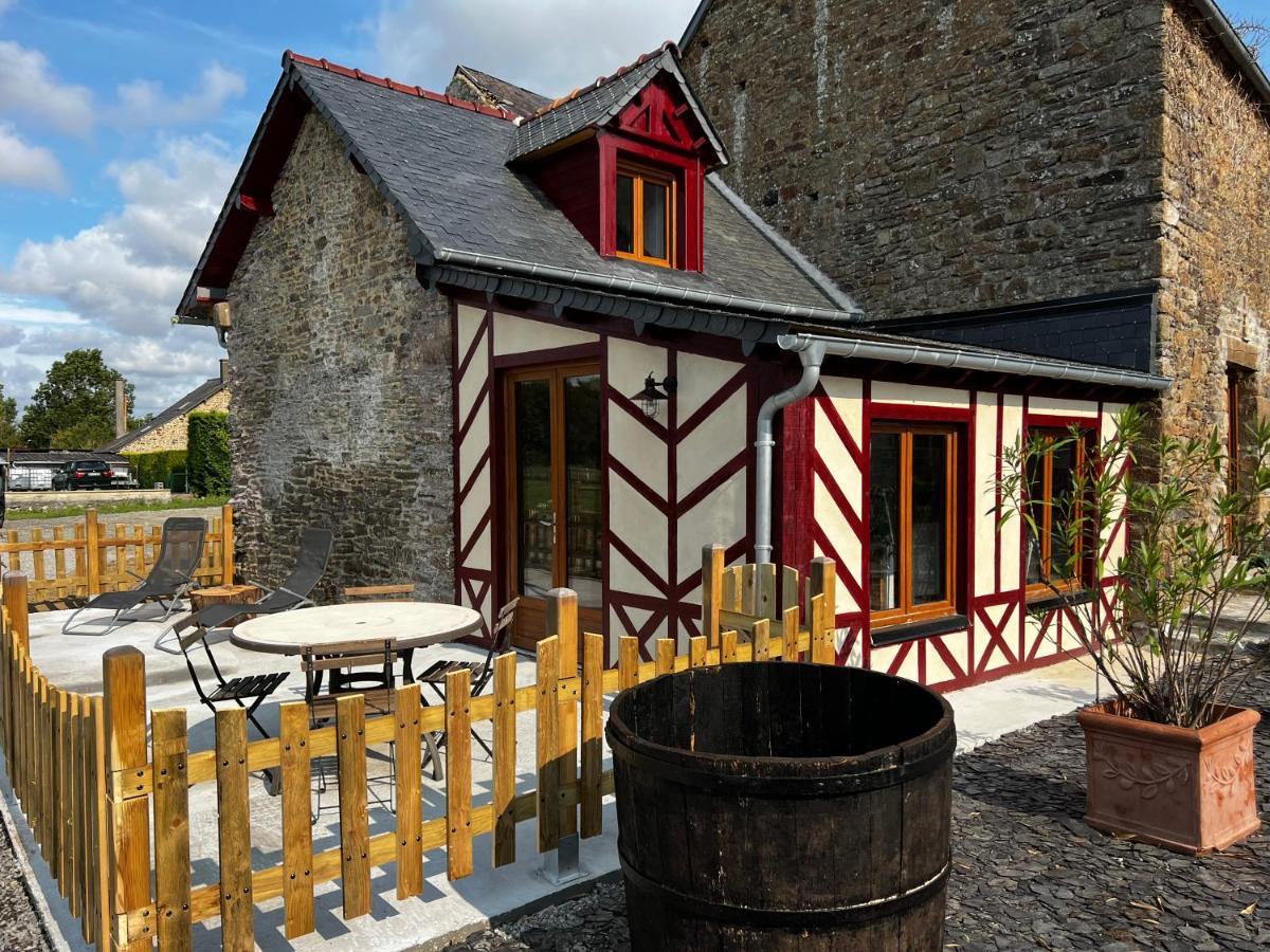 Domaine De La Ville Cherel, Maison A Colombage Pontorson Eksteriør bilde